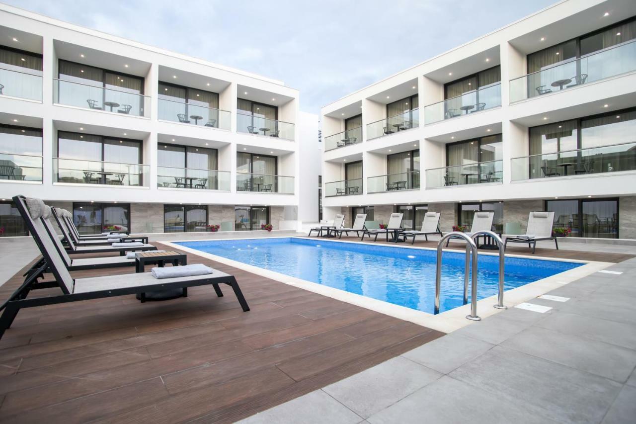 Ellin Hotel *